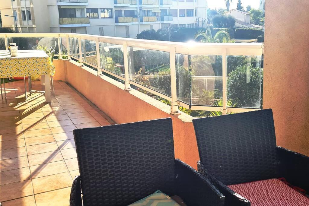 Appartement Vue Mer Sur Les Hauteurs De นีซ ภายนอก รูปภาพ