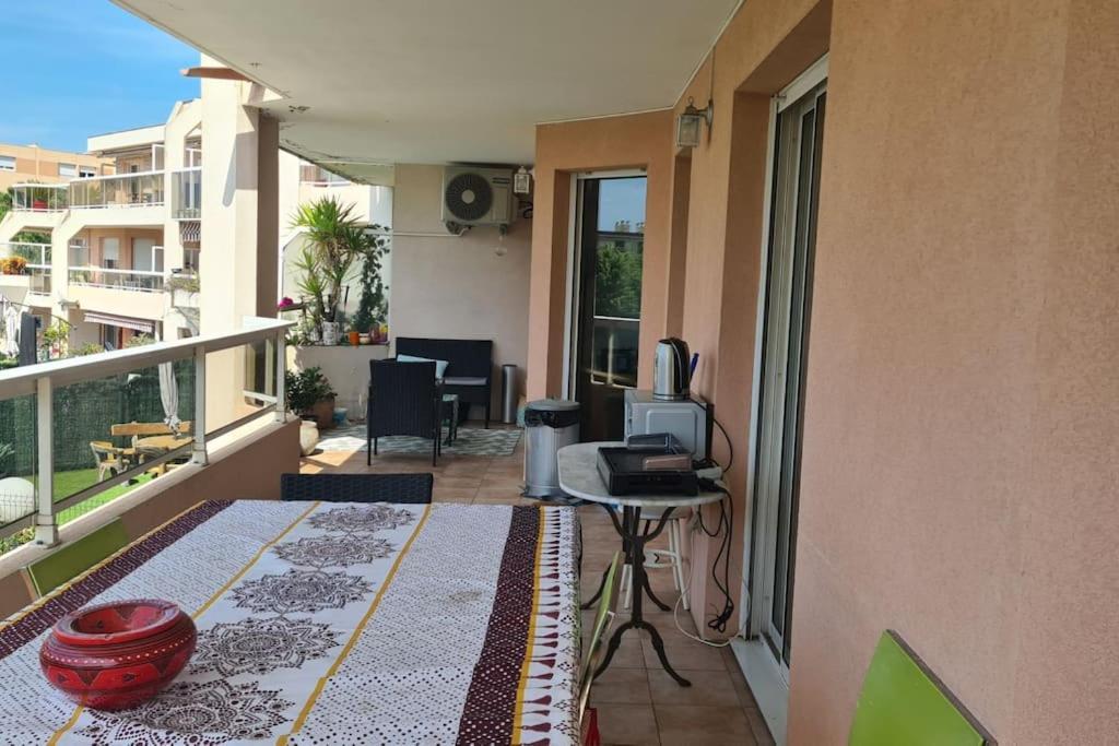 Appartement Vue Mer Sur Les Hauteurs De นีซ ภายนอก รูปภาพ